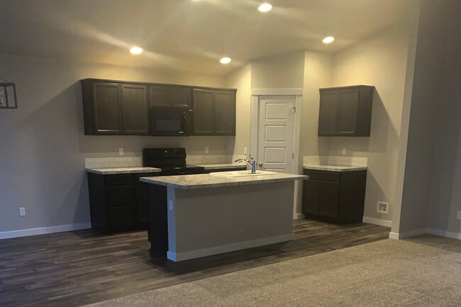 Photo - 5879 S Donaway Ave