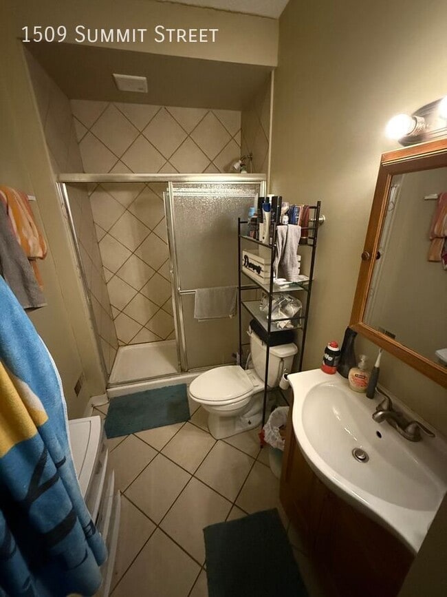 Photo - 1509 Summit St