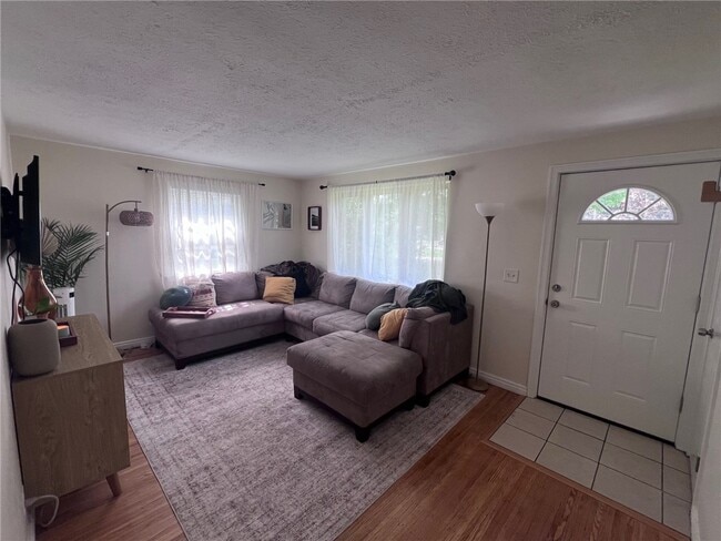 Photo - 17 Pleasant View Dr