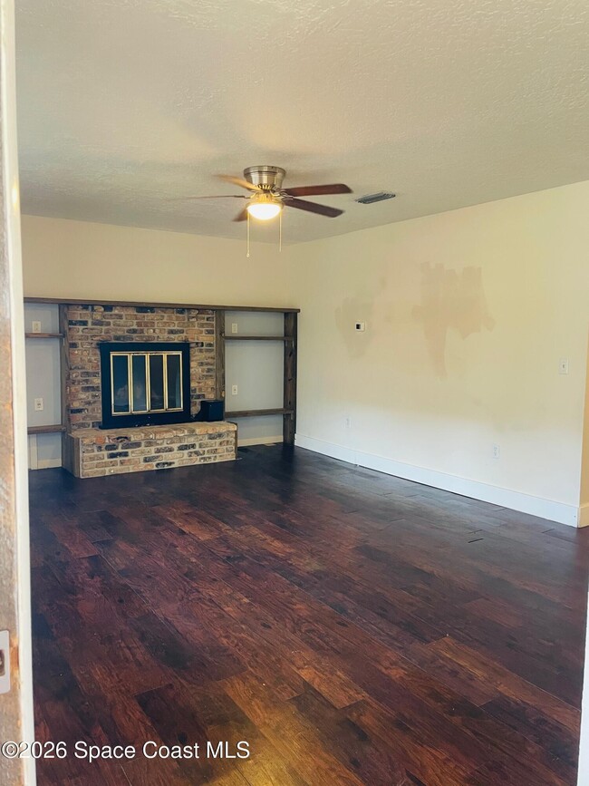 Photo - 2235 Macedo Rd NE