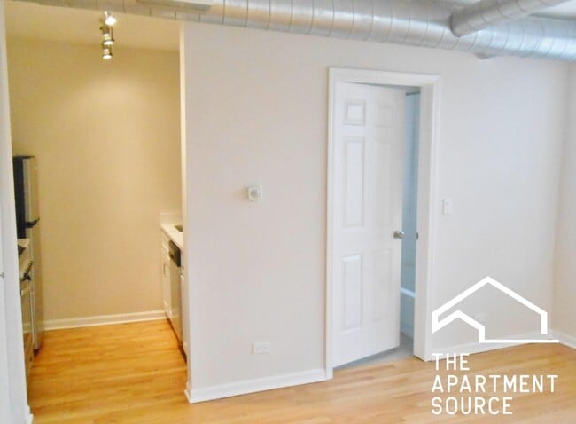 Photo - 2520 W Leland Ave Unit B2