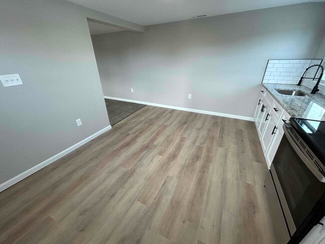 Photo - 22-24 W Lincoln Hwy