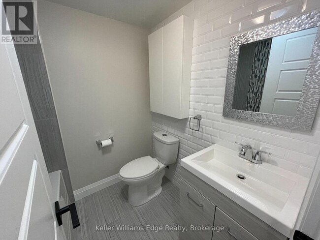 Photo - 24 Baroche St