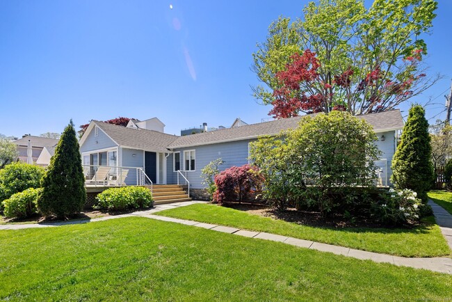 Building Photo - 232 Hillspoint Rd Rental