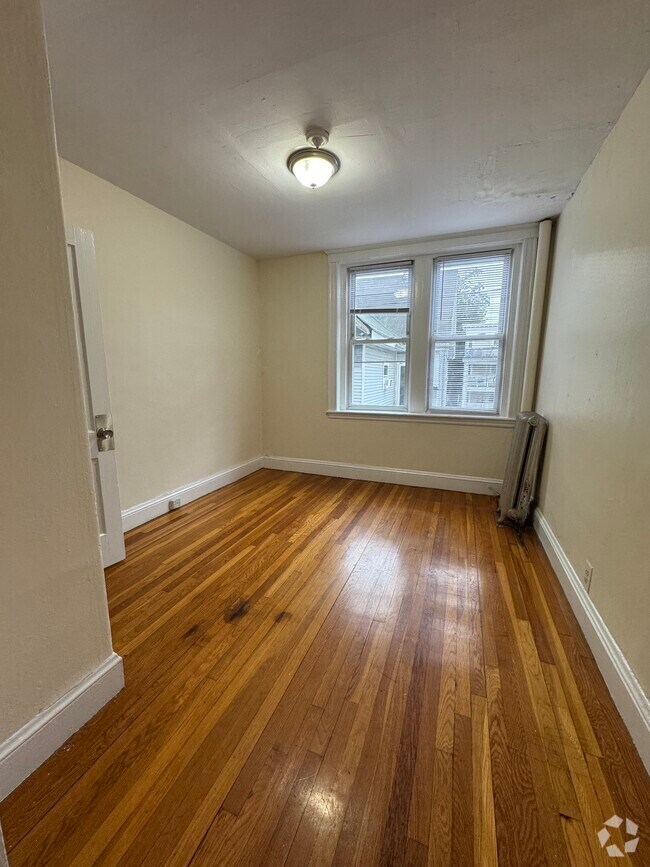 Building Photo - 5 Barrows St Unit 4A Rental