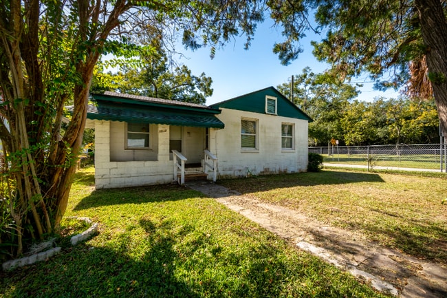 Building Photo - 1602 Wambolt St