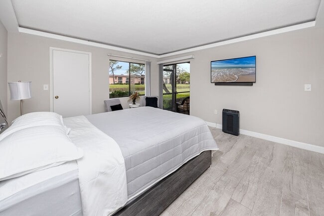 Photo - 129 Lakeview Way