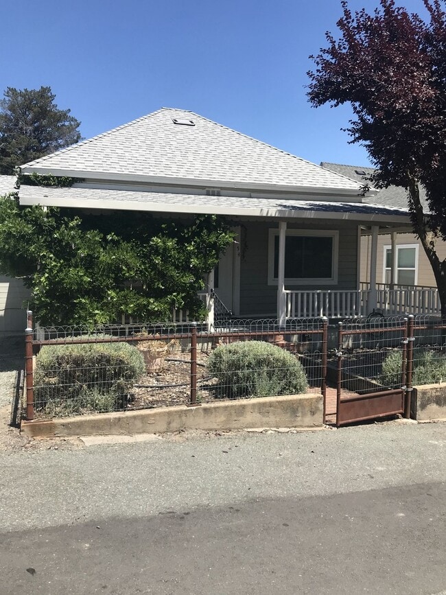 Building Photo - Jackson Home