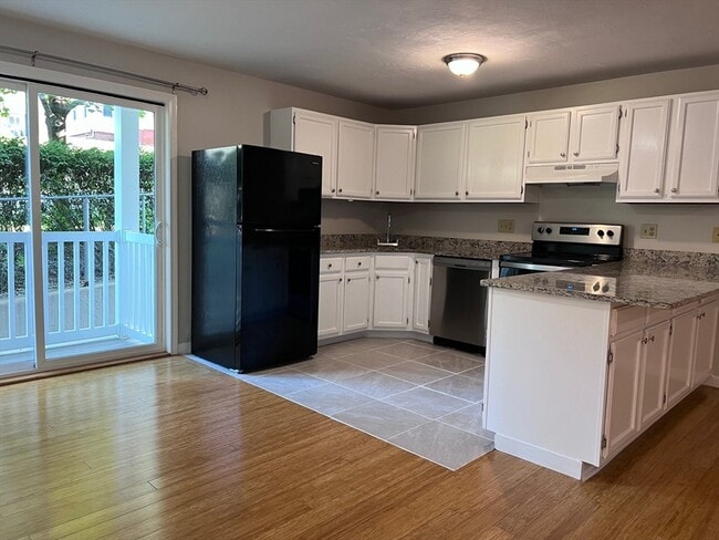 Photo - 71 Edgeworth St Unit 16