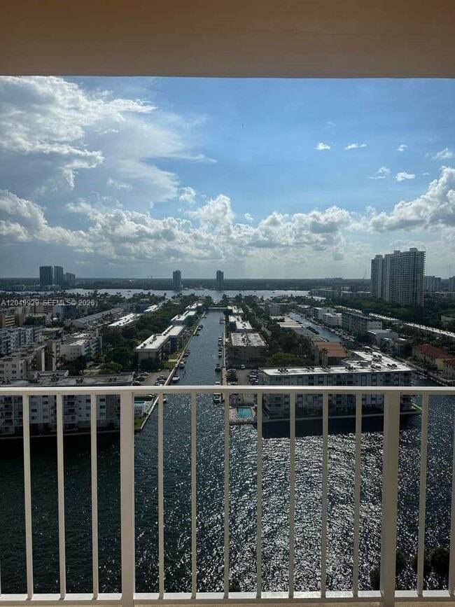 Photo - 290 174th St Unidad 2207