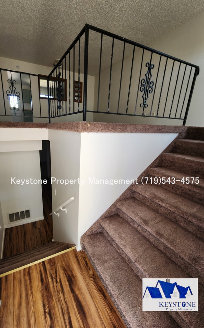 Photo - Charming Townhome in Pueblo West – Comfortable & Convenient Living $1300/$1300 Unit 949 S. Honeysuckle Dr.