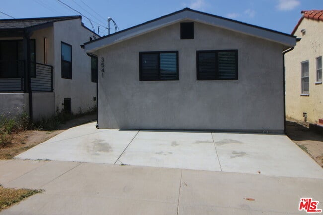 Building Photo - 3541 Homeland Dr