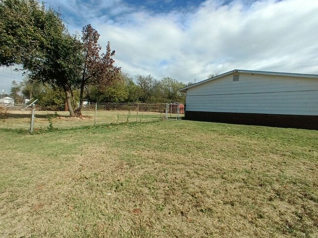 Photo - Next To Epperly Heights School