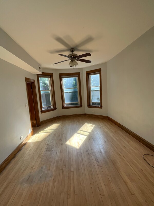Photo - 1042 N Oakley Blvd Apartment