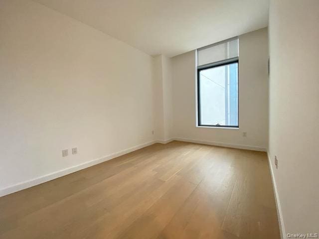 Photo - 3 Ct Square W Unit 614