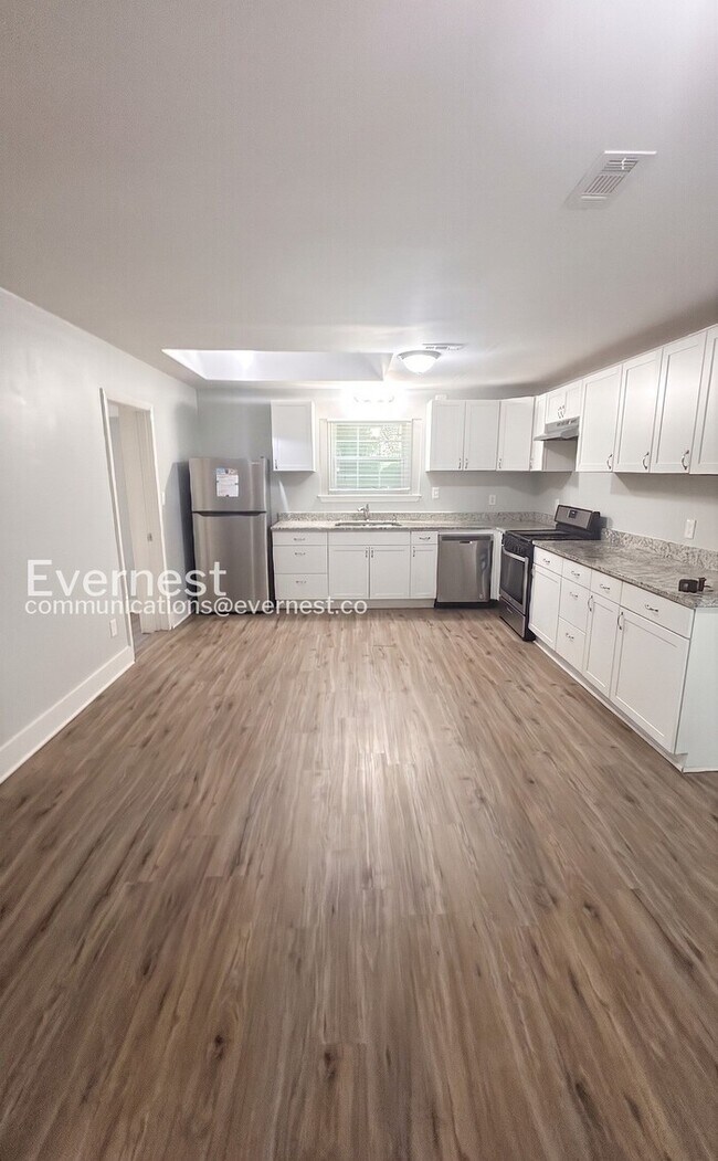 Photo - 6491 Camp St
