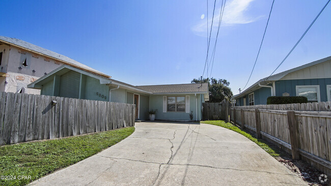 Building Photo - 5809 Hilltop Ave Rental