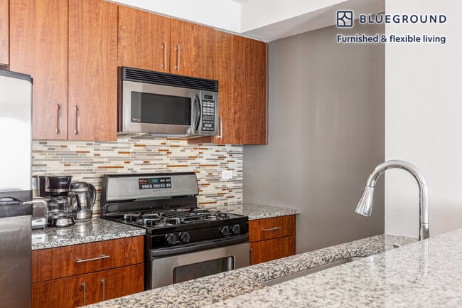 Photo - 120 W 21st St Unit FL8-ID704