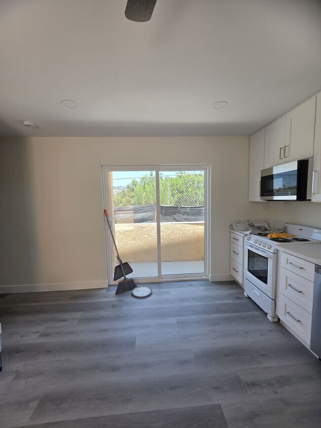 Photo - 6328-6332 Cleo Street Unidad 6330
