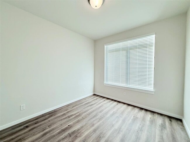 Photo - 133 Cintilar St