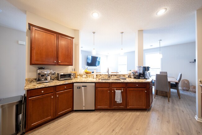 Photo - 3776 Hazel Trail