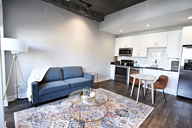 Photo - 3833 N Broadway Unit 614