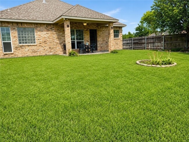 Photo - 2301 Norham Dr