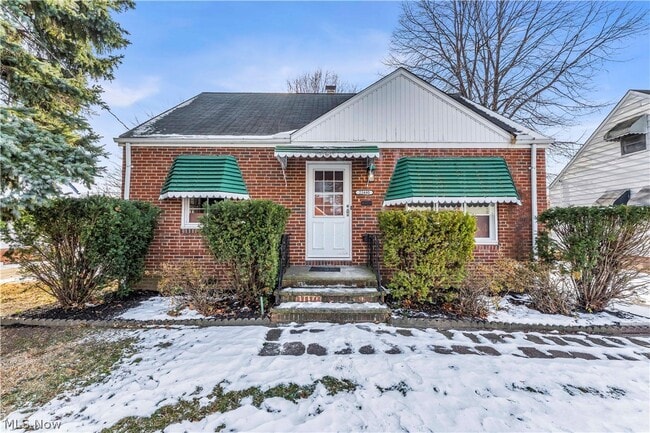 Building Photo - 21440 Fuller Ave