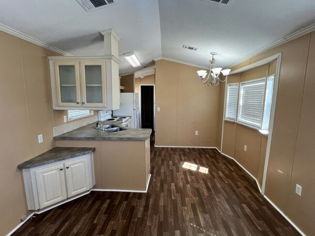 Photo - 3318 Chicago Bears St