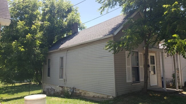 Photo - 615 E Water St