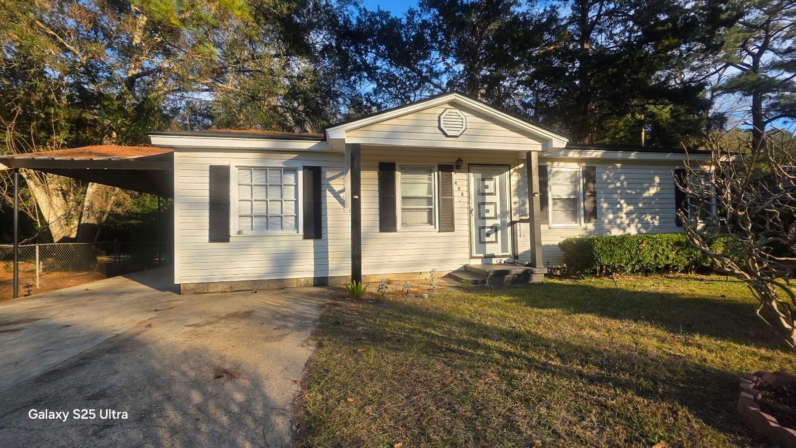 Photo - 408 Williams St