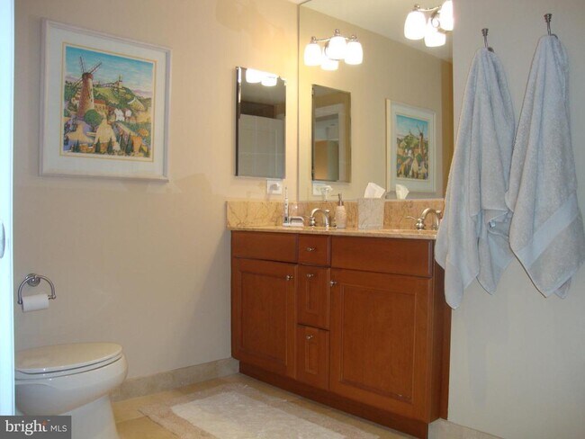 Photo - 1701 Locust St Unidad 1402