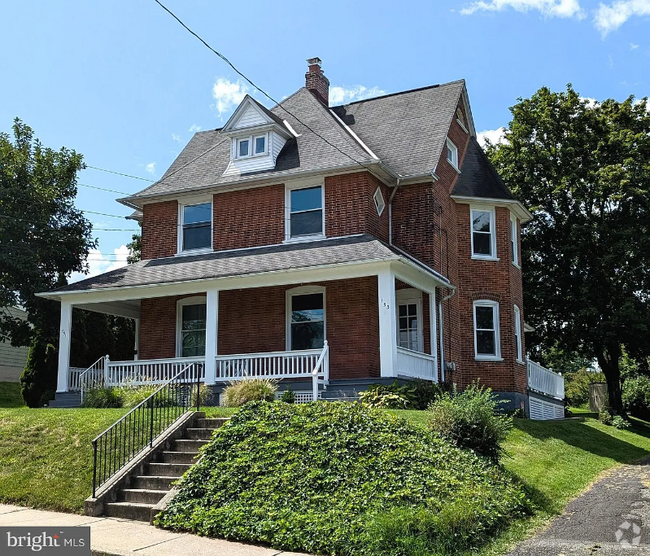 Building Photo - 151 2nd St Rental