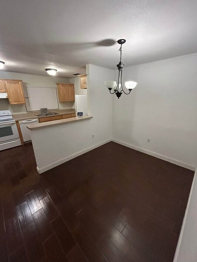 Photo - 1307 Honeytree Ln W Unit Apartment