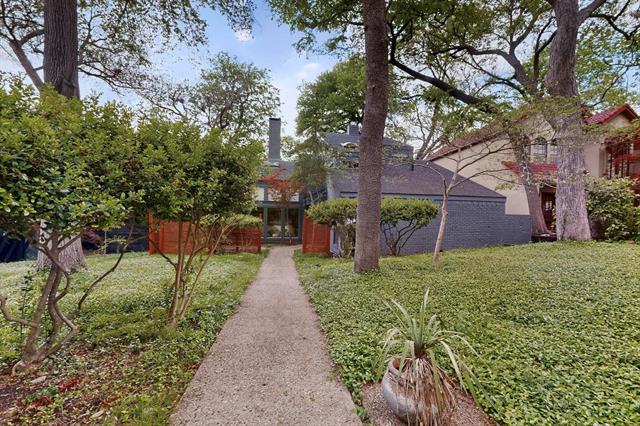 Photo - 925 Easton Pl