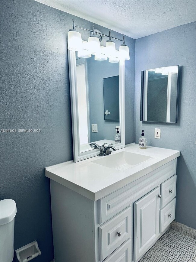 Photo - 3105 Oakland Shores Dr Unit J205