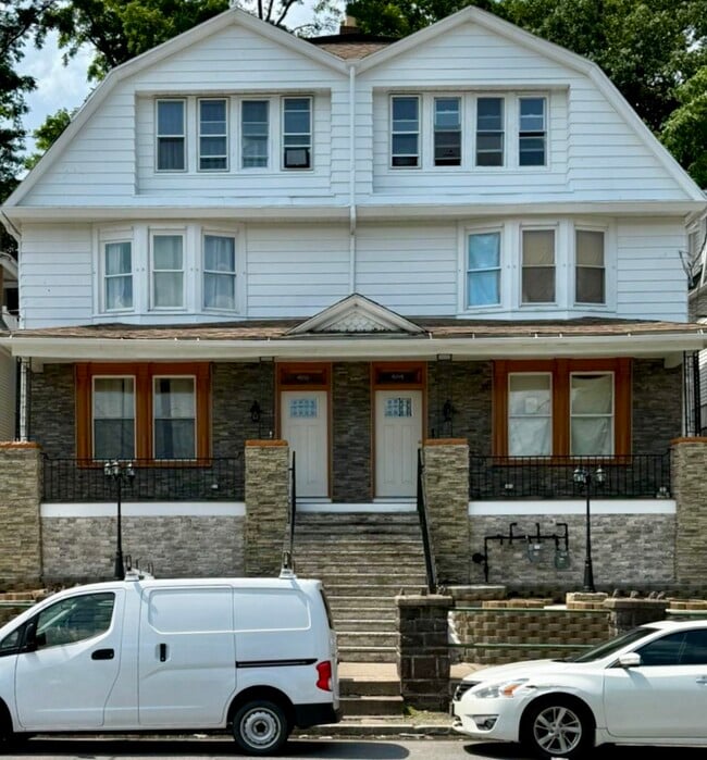 Building Photo - 404 N Main St Unit 3