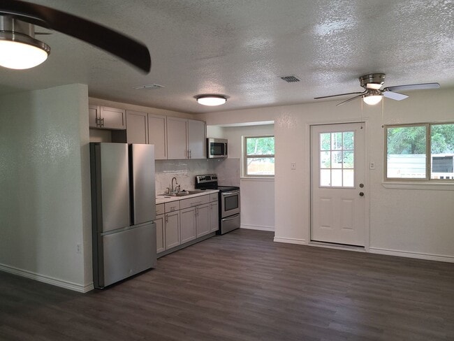 Photo - 4406 Desert View Dr