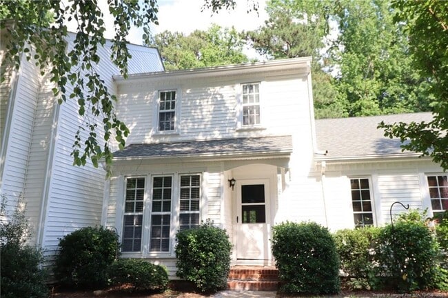 Building Photo - 118 Planetree Ln