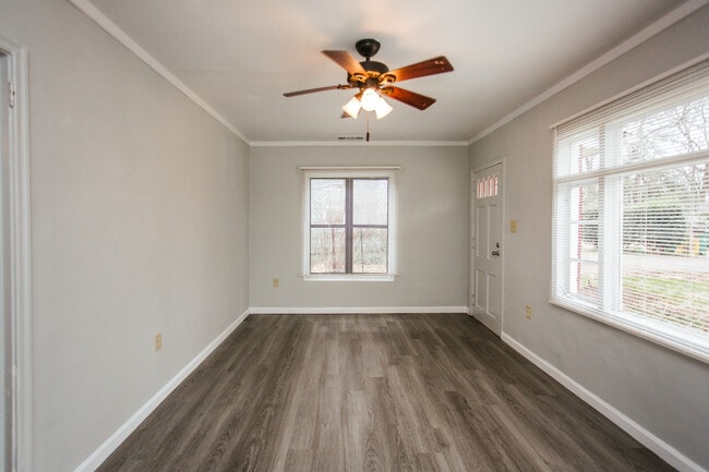 Photo - 145 Sylvia Cir