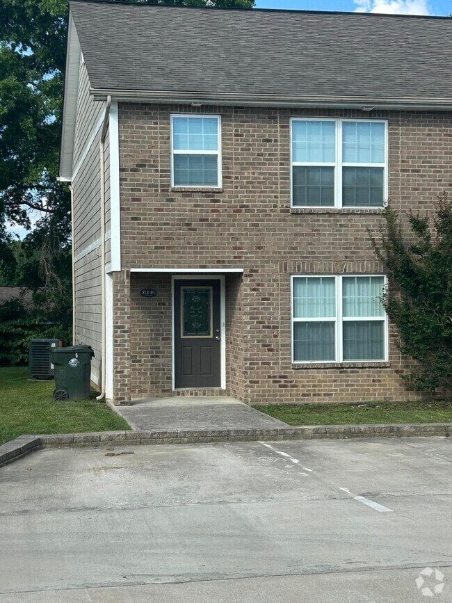 Building Photo - 213 Hurley Ln Rental