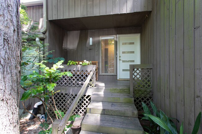 128 Ridge Trail