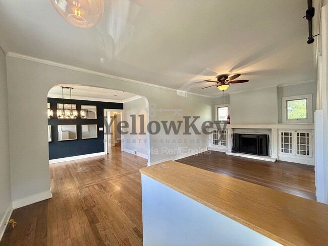 Photo - 376 Hill Ave