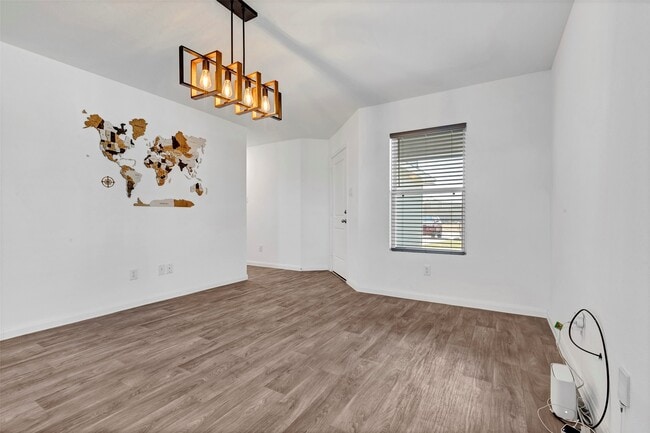 Photo - 1976 Rd 5714