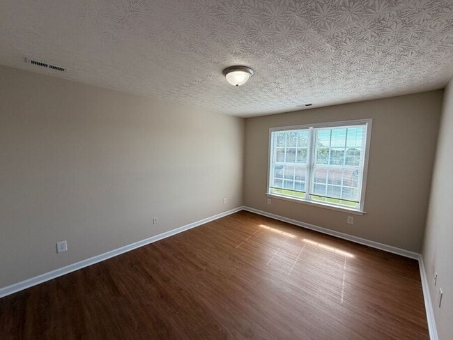 Photo - 223 Ridgewood Dr