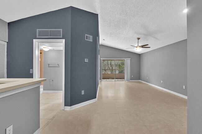 Photo - 2850 N Oakland Forest Dr