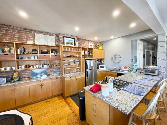 Photo - 18 Sunset St Unit A3