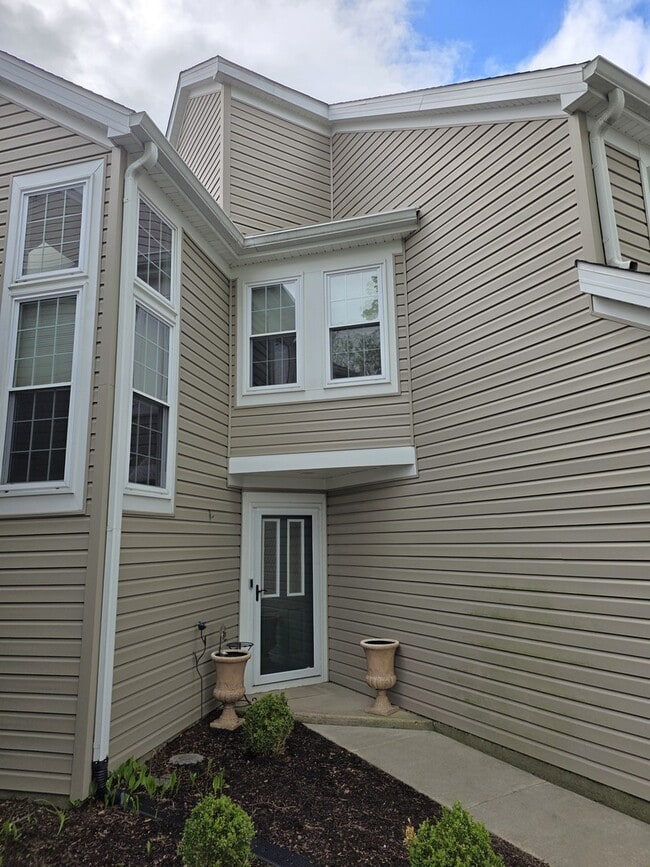 Photo - 344 Kildare Ct