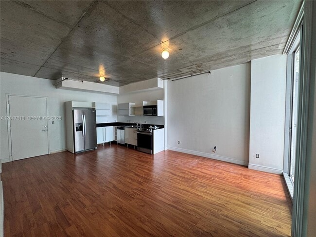 Building Photo - 690 SW 1st Ct Unit 2532