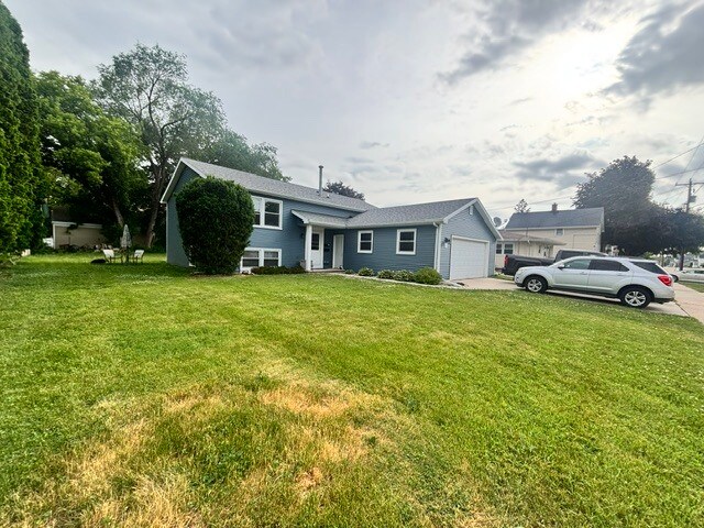 Large yard - 1044 W 10th Ave Unit 1044A West 10th Ave